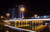 天橋照明亮化工程設(shè)計(jì)，點(diǎn)綴城市夜景燈光